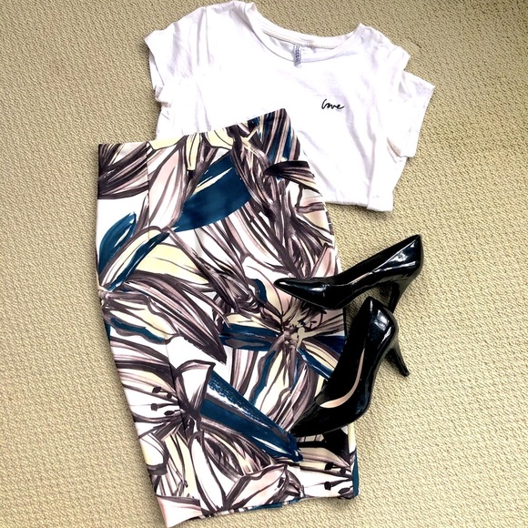 H&M pencil skirt - Picture 1 of 2